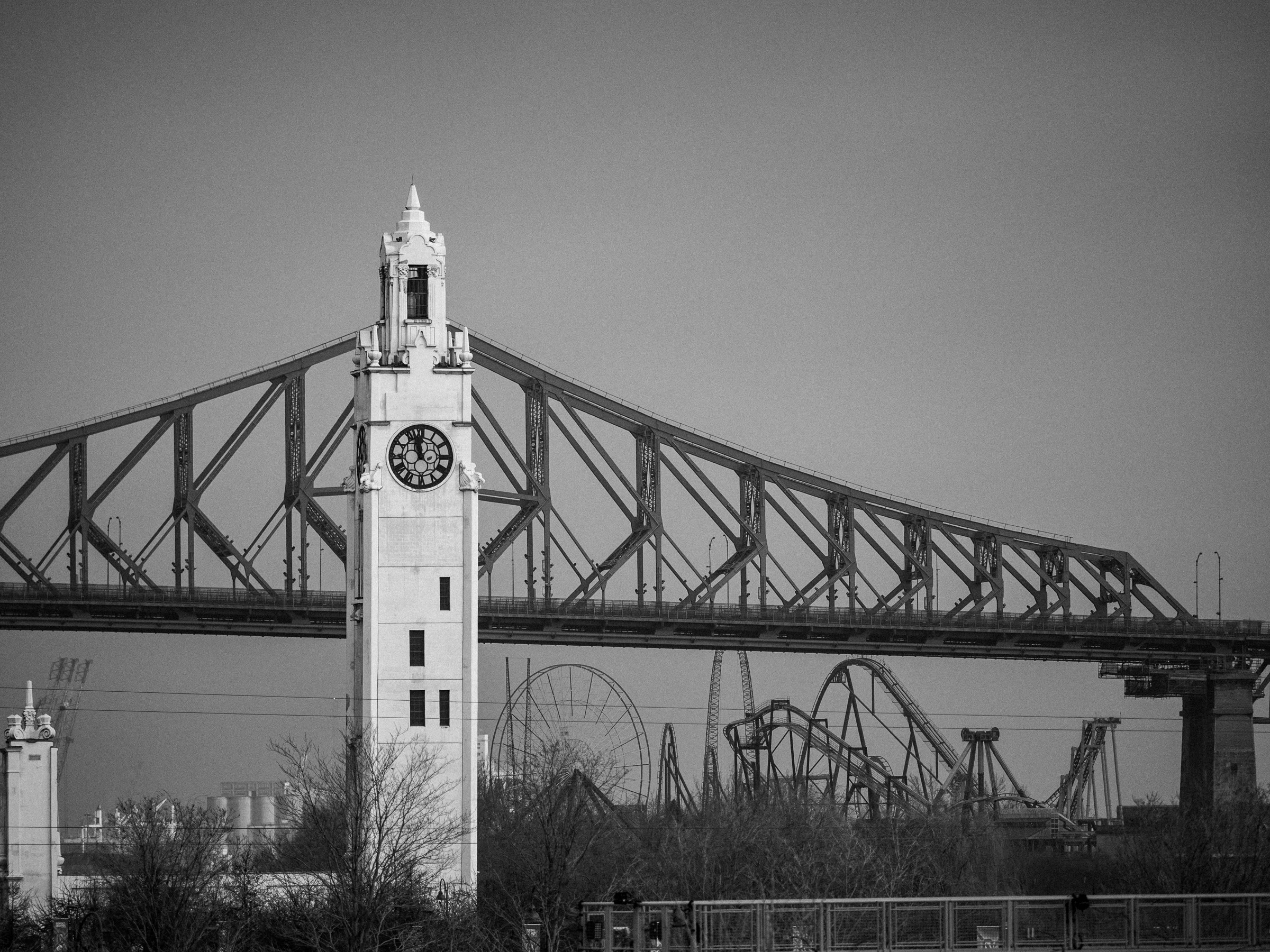Tour de l'horloge et pont Jacques-Cartier, Vieux-Port de Montréal